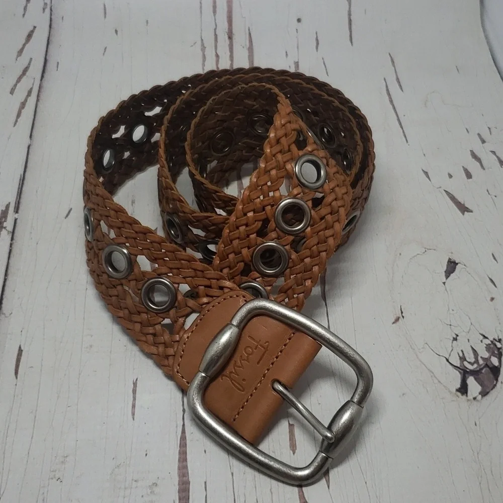 Fossil brown breided wide belt adjustable